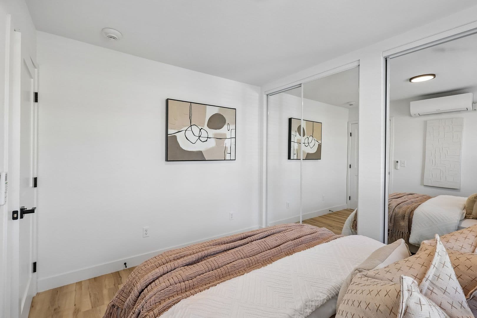 Imperial Beach Apartment: 1031-1033 Imperial Beach Blvd