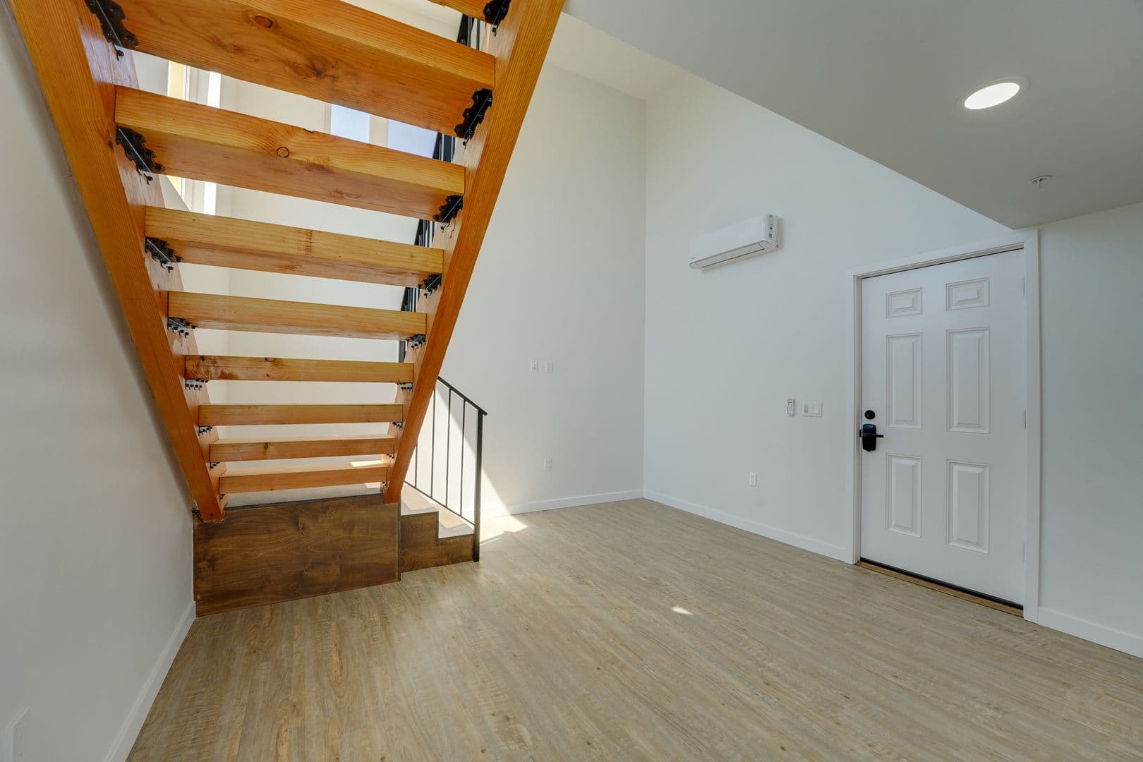 San Diego Apartment: 1239 Robinson Avenue