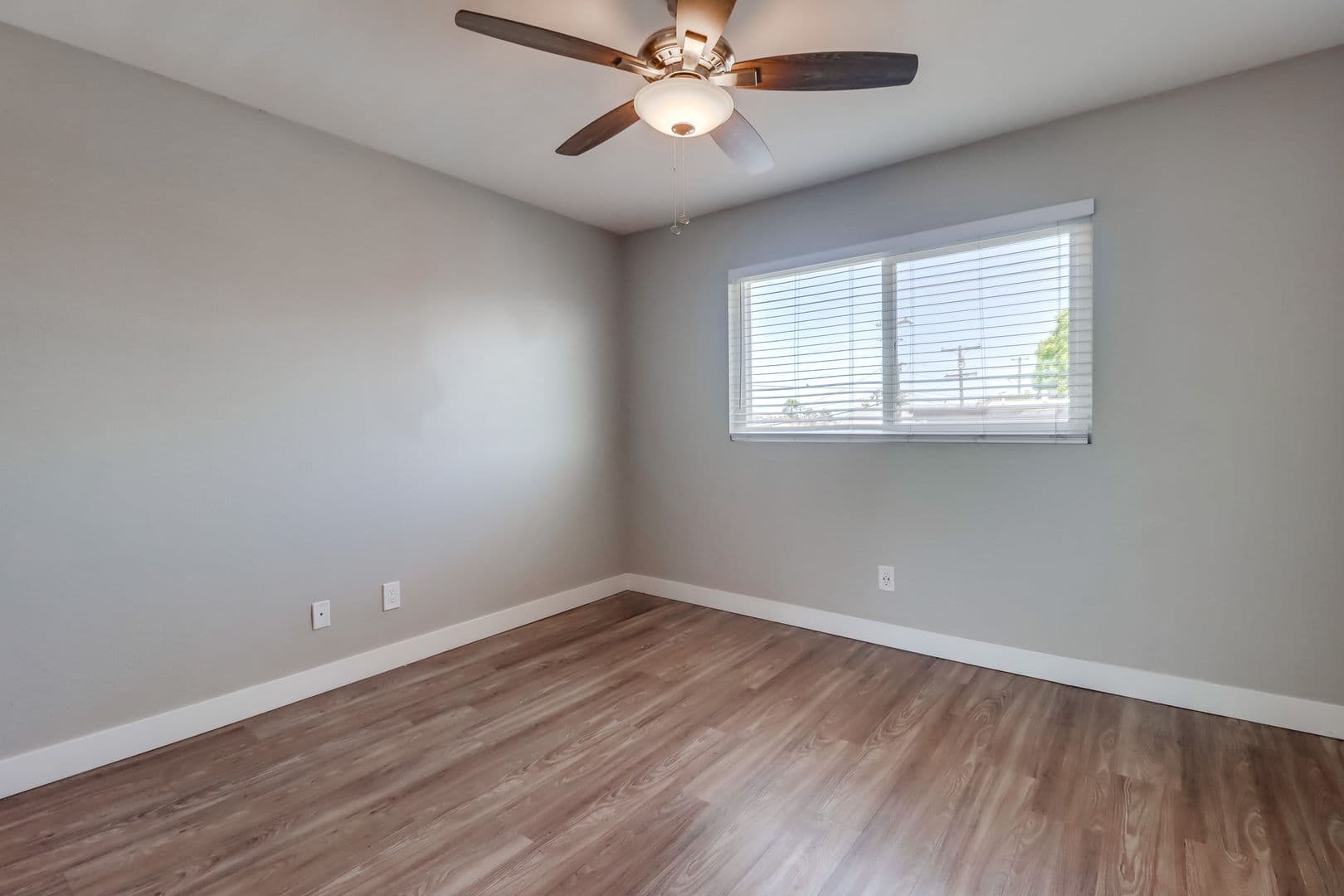 Imperial Beach Apartment: 812 12th St