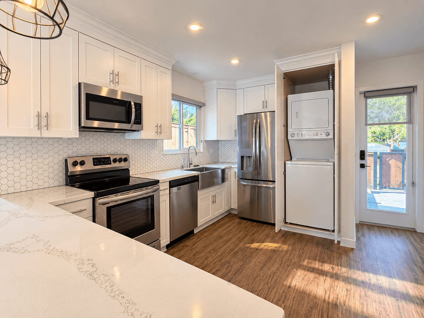 Coronado Apartment: 435 D Ave