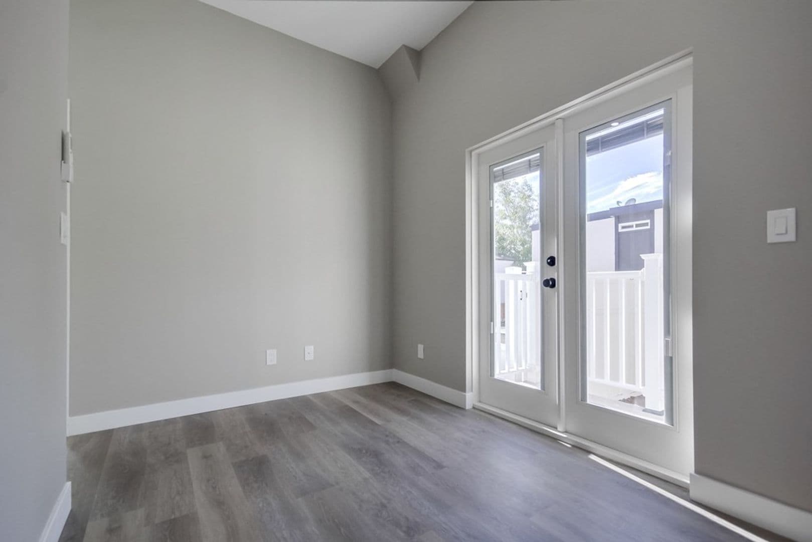 La Mesa Apartment: 4747-4757 Jessie Ave
