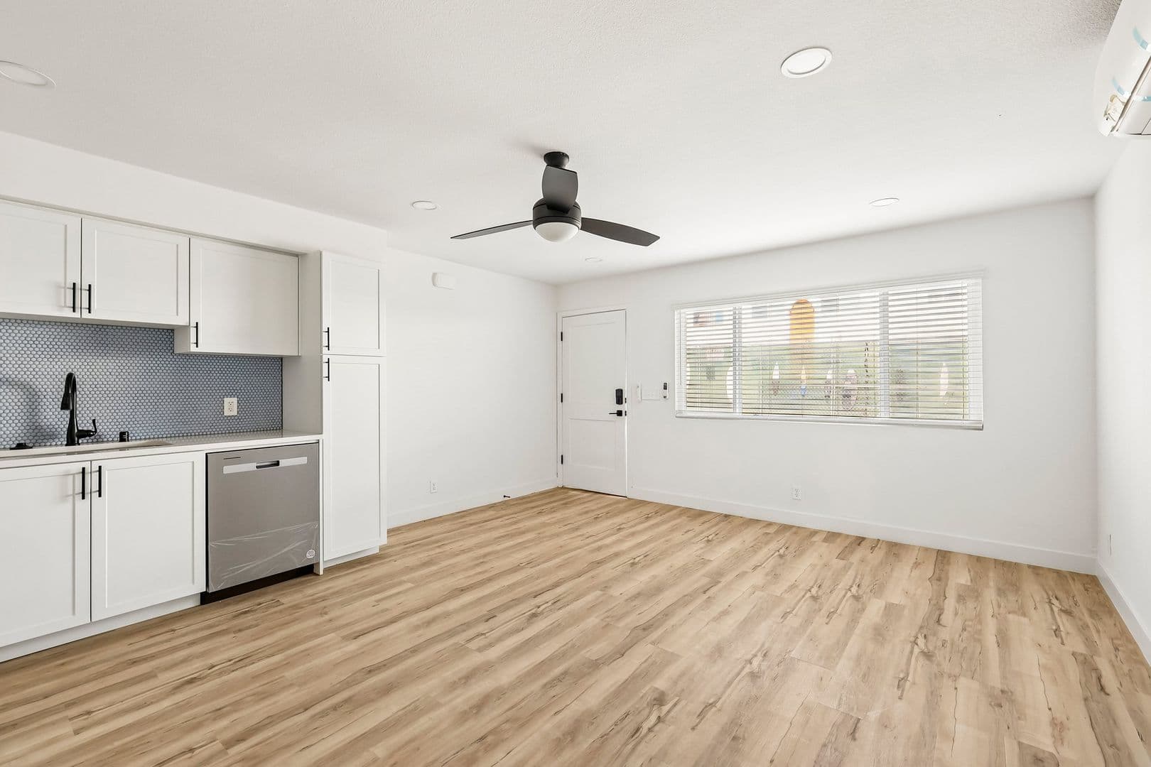 Imperial Beach Apartment: 1031-1033 Imperial Beach Blvd