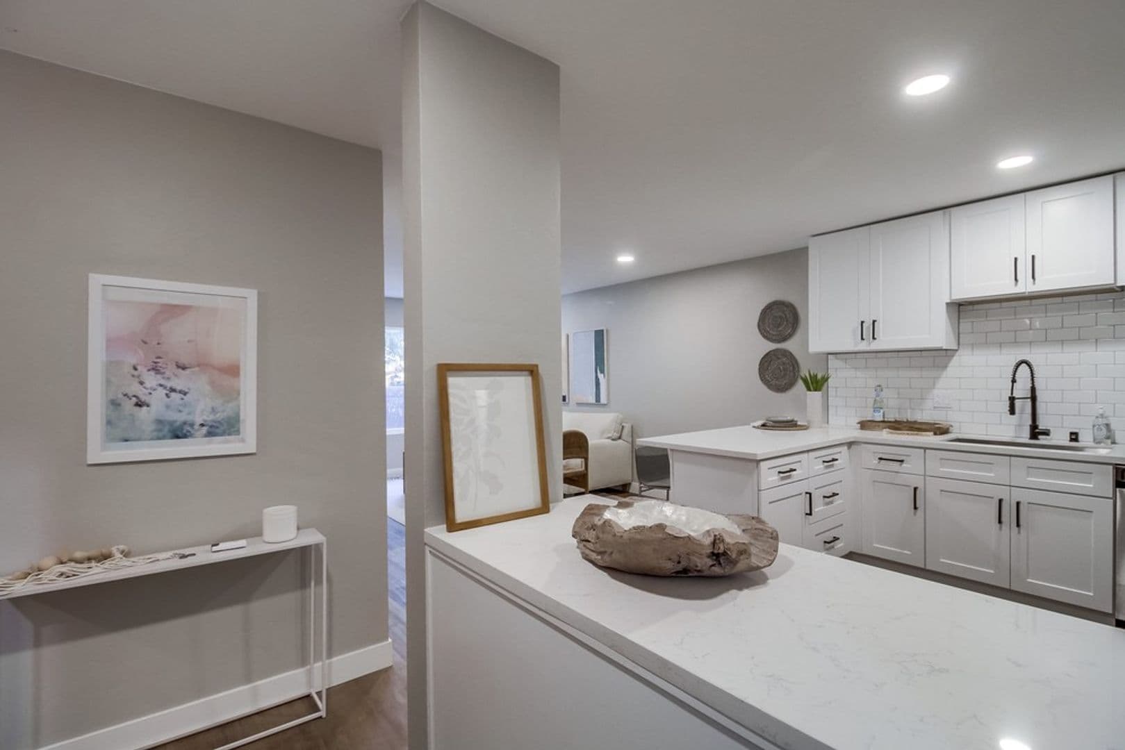 La Mesa Apartment: 4969 Mills Street
