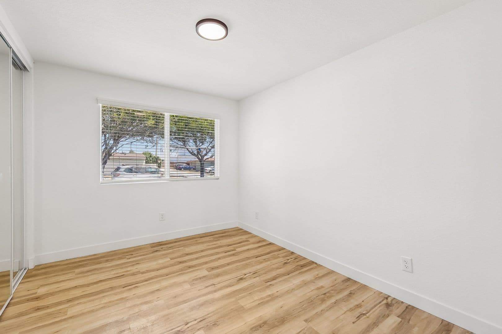 Imperial Beach Apartment: 1031-1033 Imperial Beach Blvd