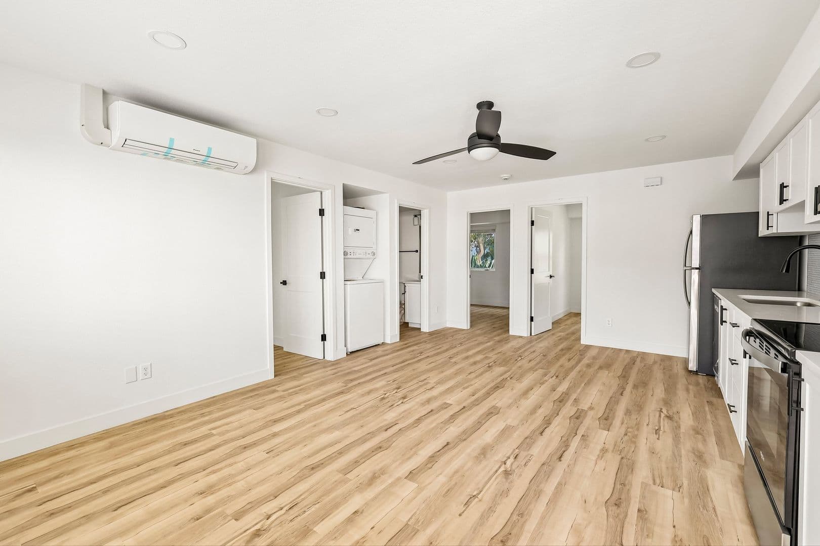 Imperial Beach Apartment: 1031-1033 Imperial Beach Blvd