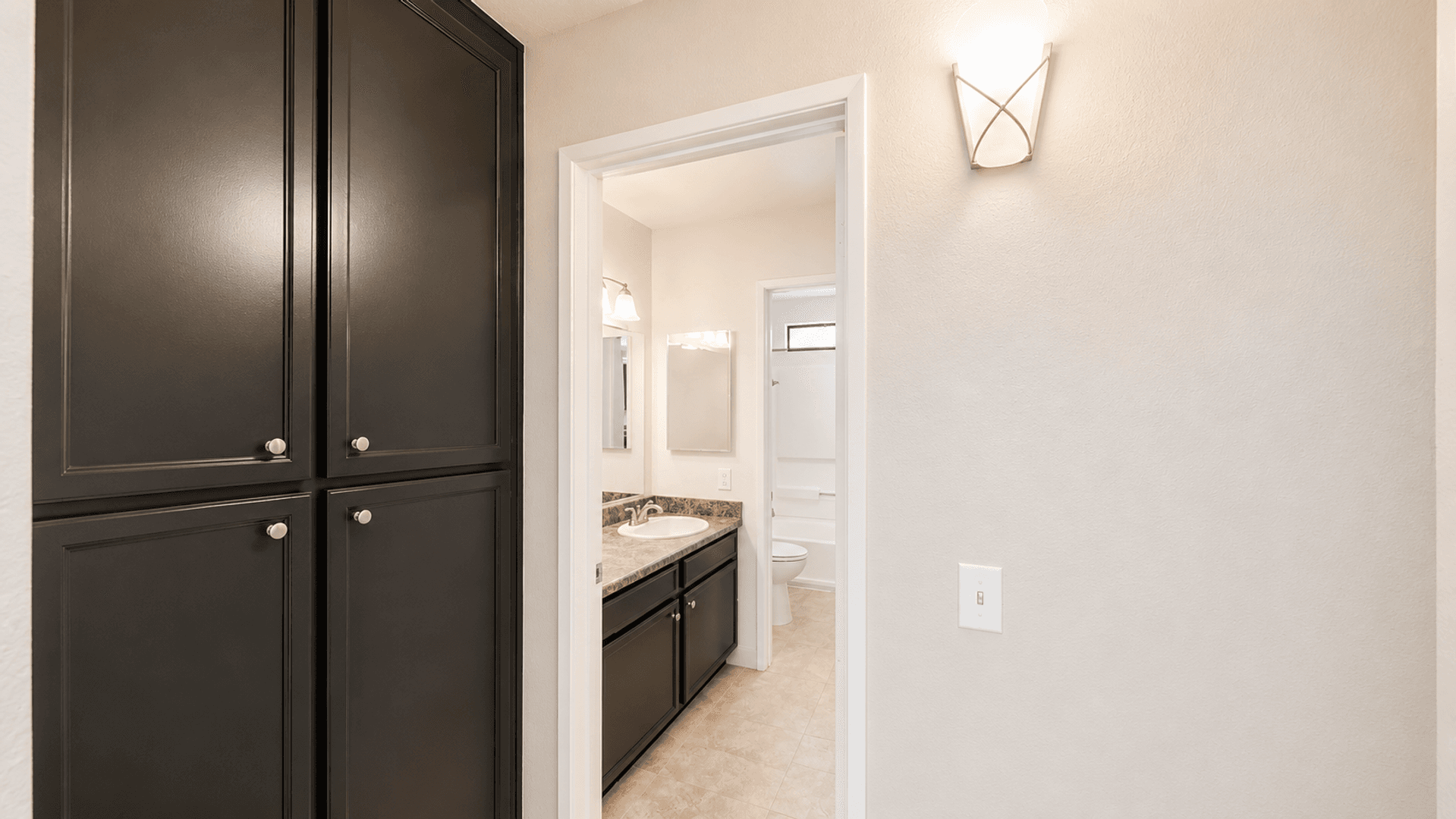 San Diego Apartment: 475-487 S. Meadowbrook Dr