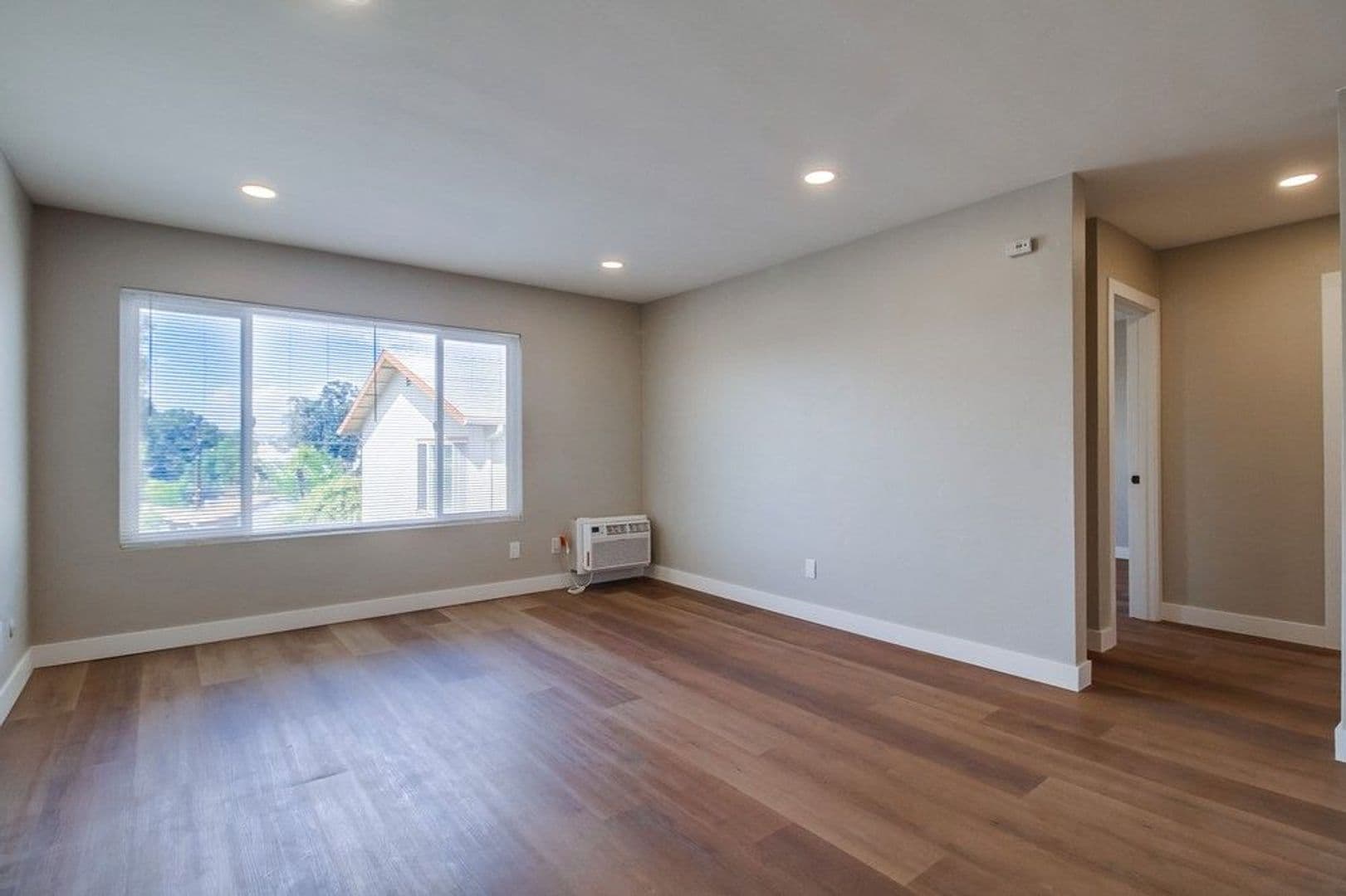 La Mesa Apartment: 4969 Mills Street
