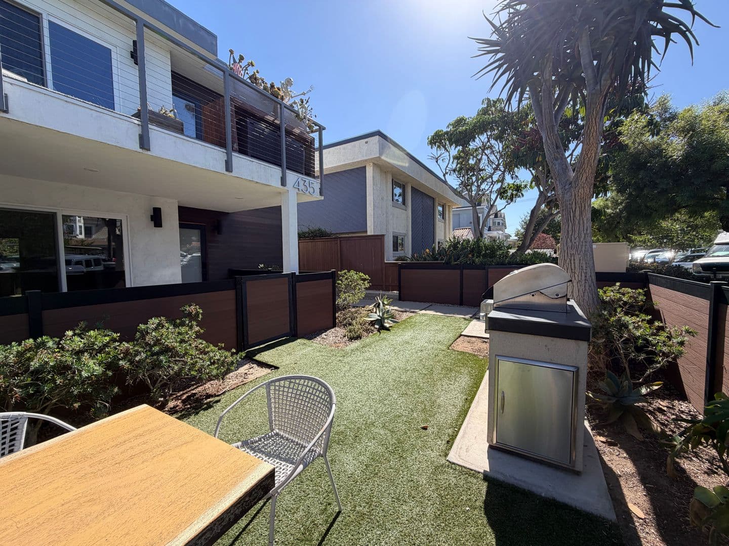Coronado Apartment: 435 D Ave
