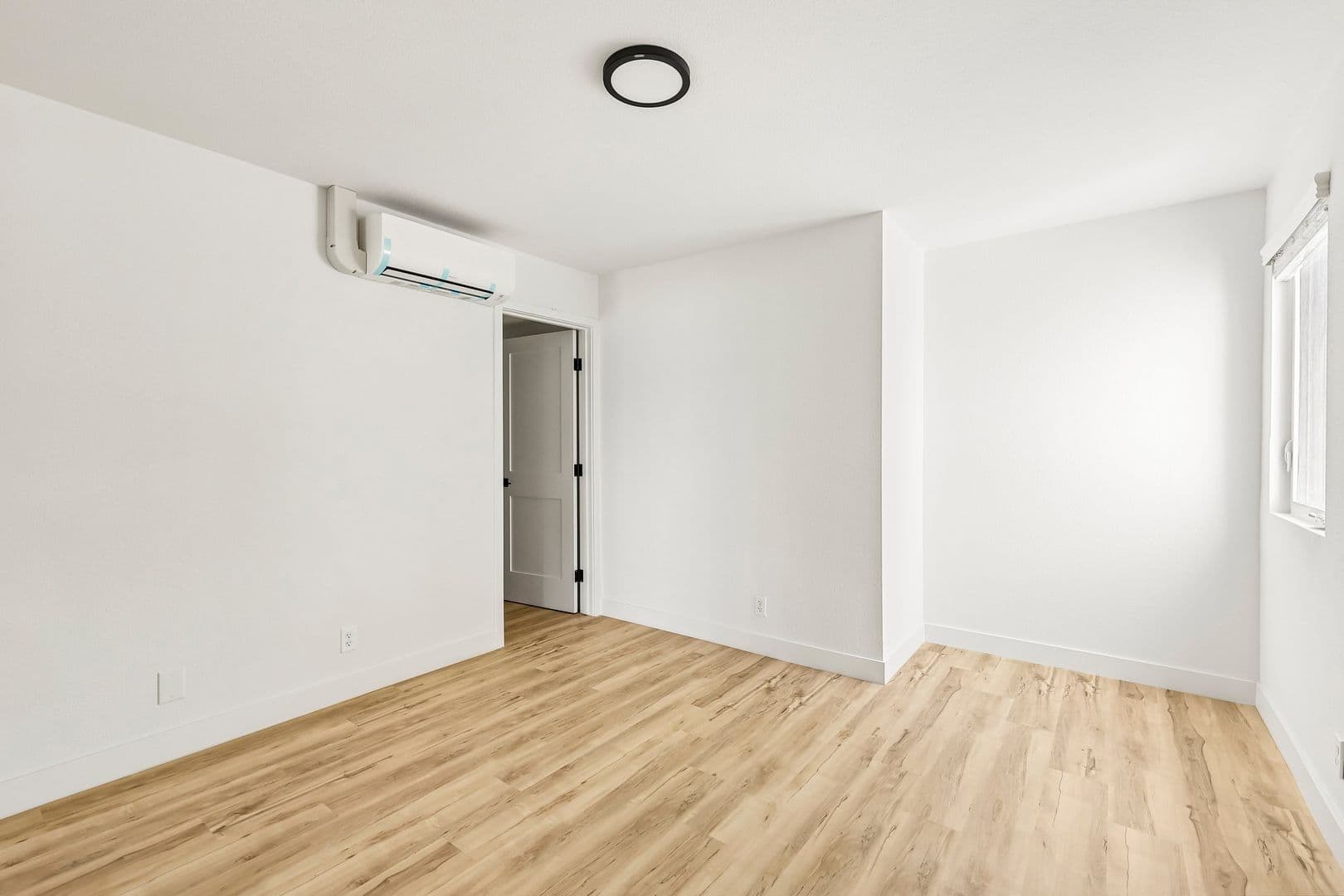 Imperial Beach Apartment: 1031-1033 Imperial Beach Blvd