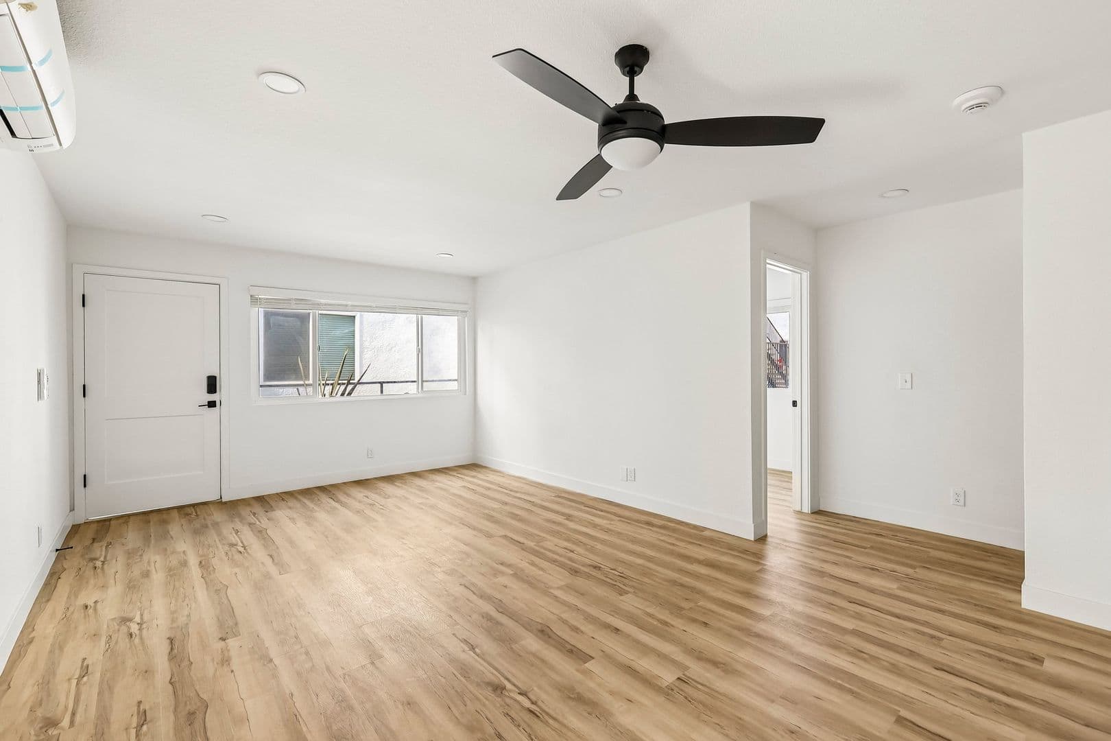 Imperial Beach Apartment: 1031-1033 Imperial Beach Blvd