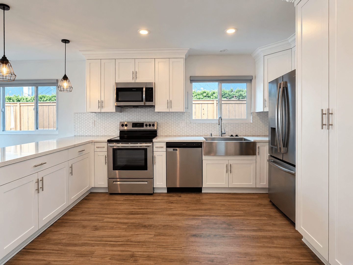 Coronado Apartment: 435 D Ave