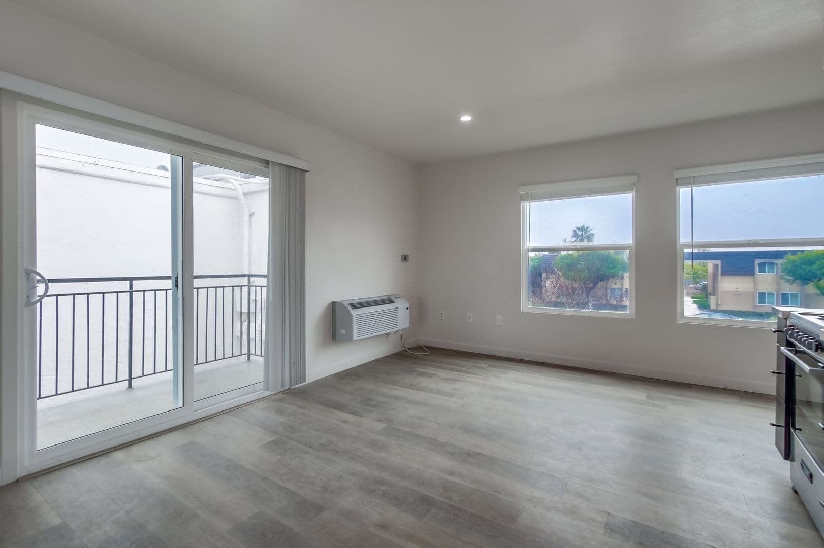 San Diego Apartment: 4820-4880 Clairemont Mesa Blvd