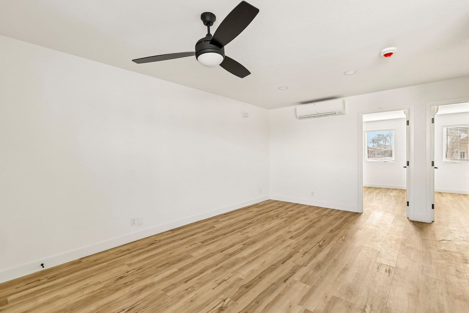 Imperial Beach Apartment: 1031-1033 Imperial Beach Blvd