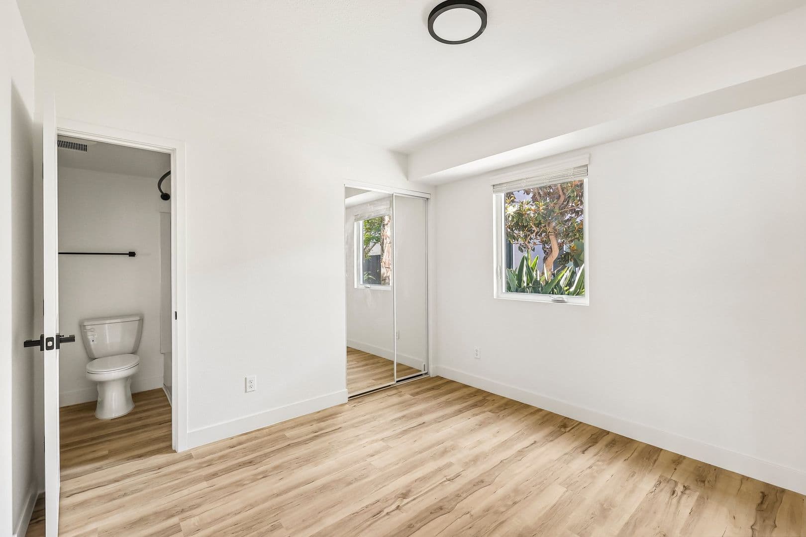 Imperial Beach Apartment: 1031-1033 Imperial Beach Blvd