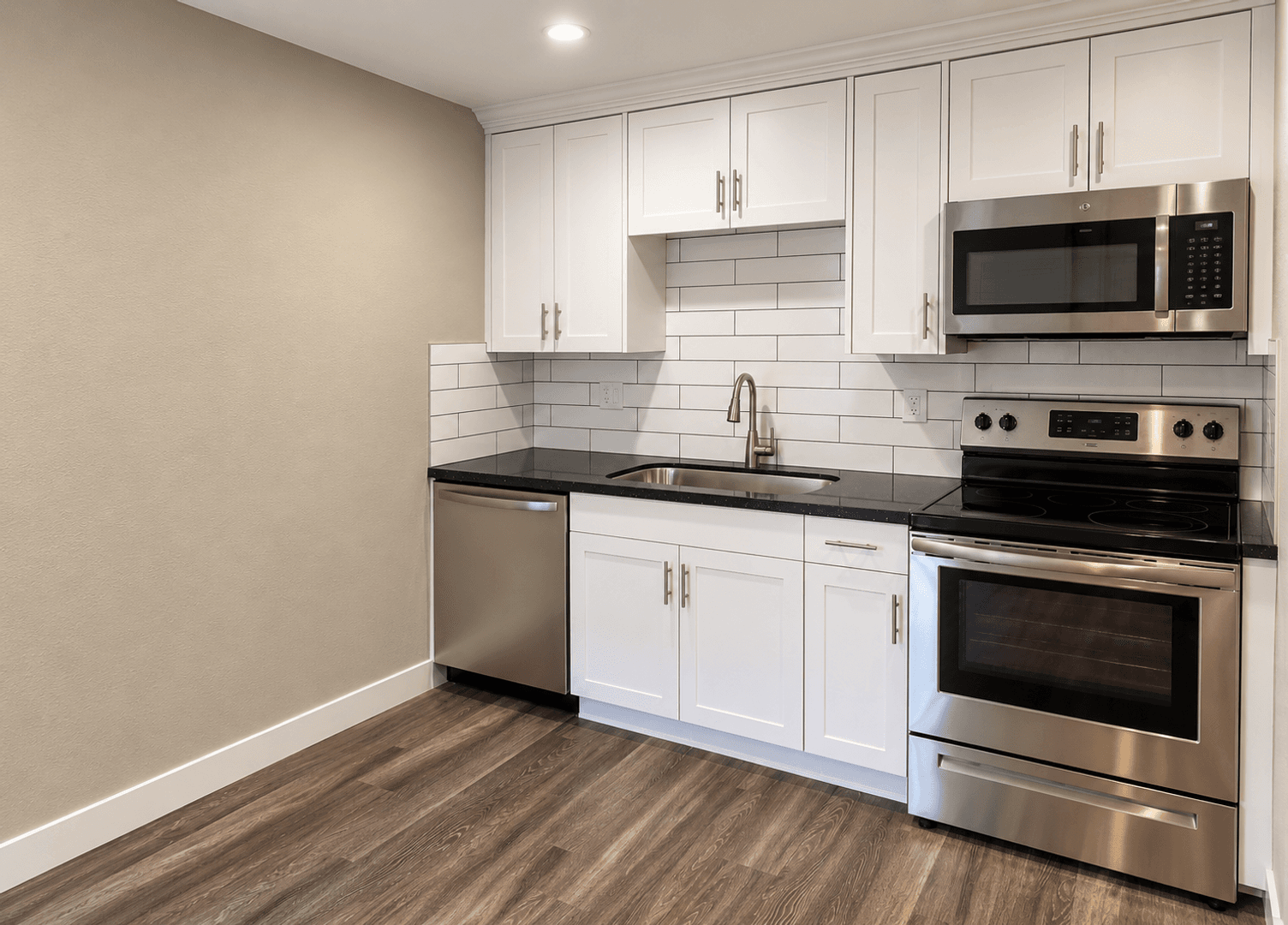 San Diego Apartment: 9808 Paseo Montalban