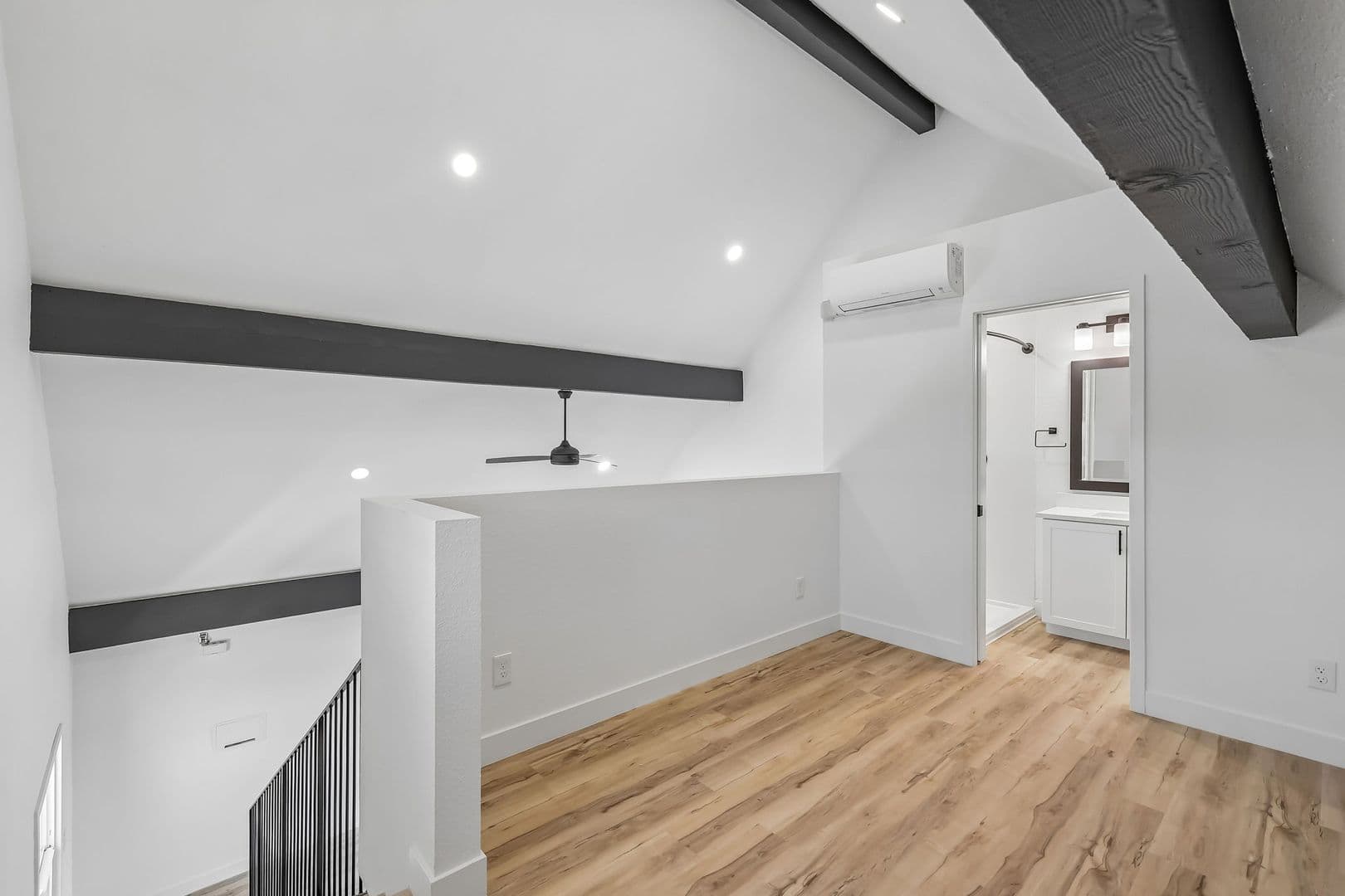 Imperial Beach Apartment: 1031-1033 Imperial Beach Blvd