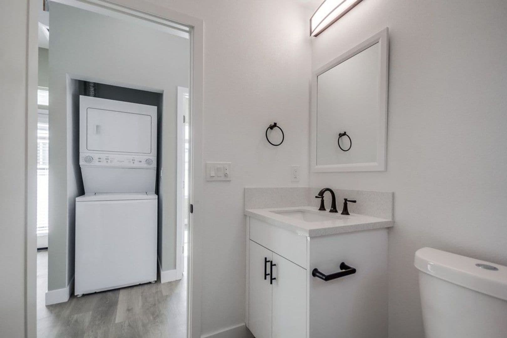 La Mesa Apartment: 4747-4757 Jessie Ave