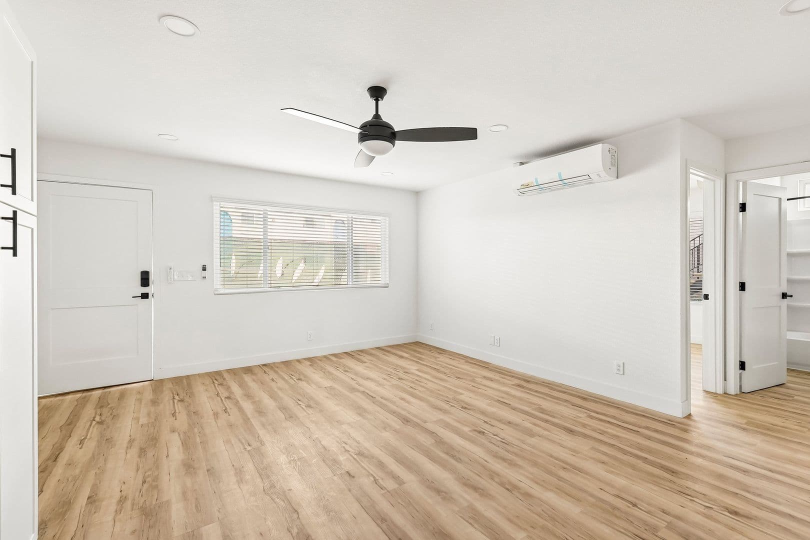 Imperial Beach Apartment: 1031-1033 Imperial Beach Blvd