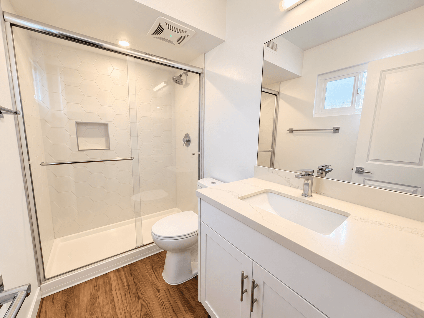 Coronado Apartment: 435 D Ave