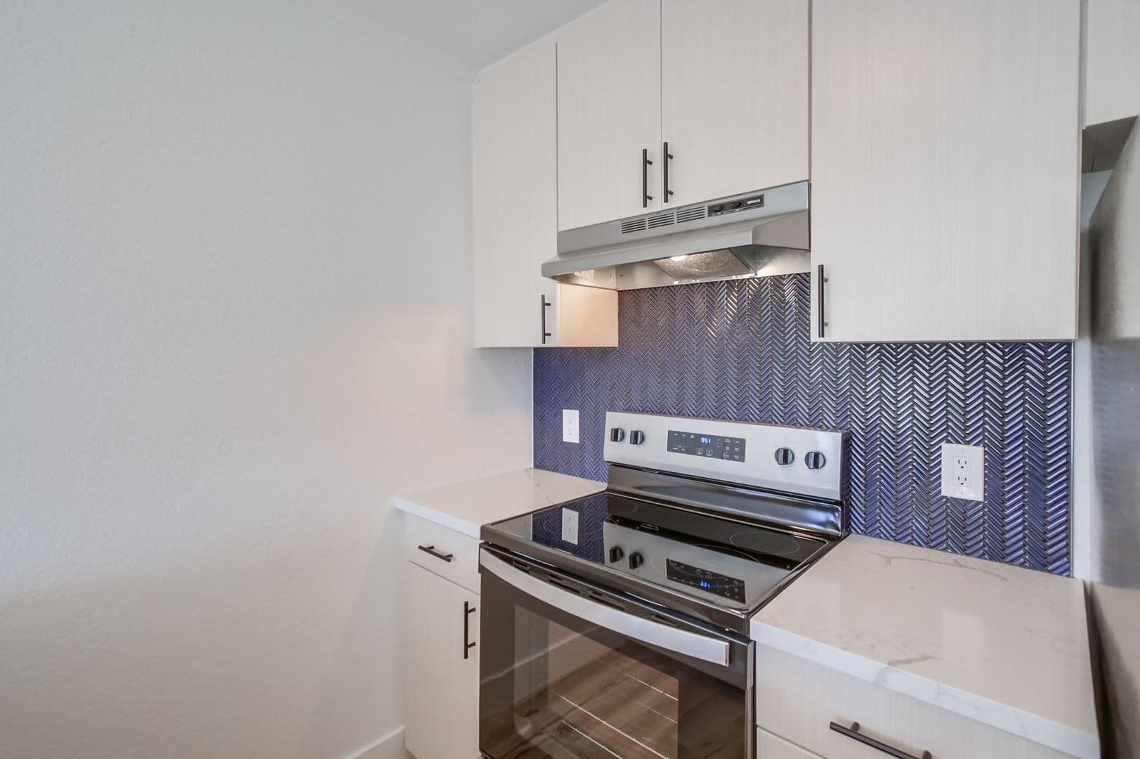 San Diego Apartment: 3502 Angelucci St