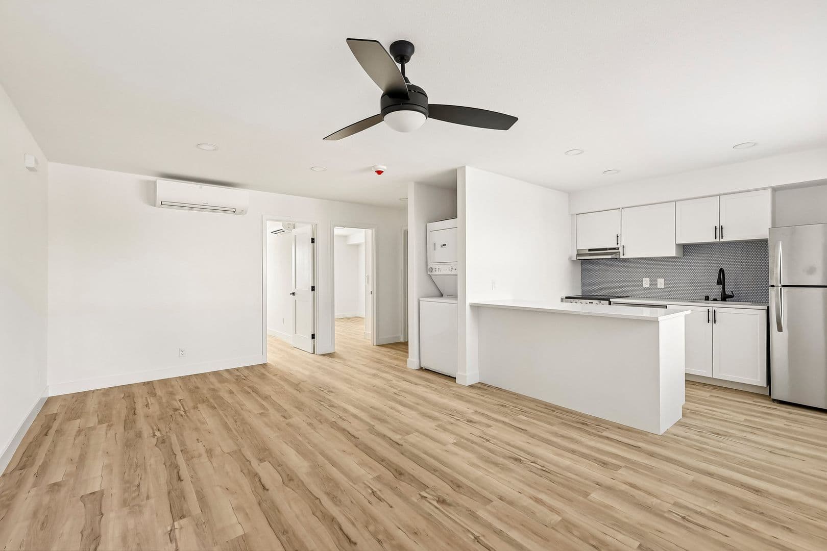Imperial Beach Apartment: 1031-1033 Imperial Beach Blvd