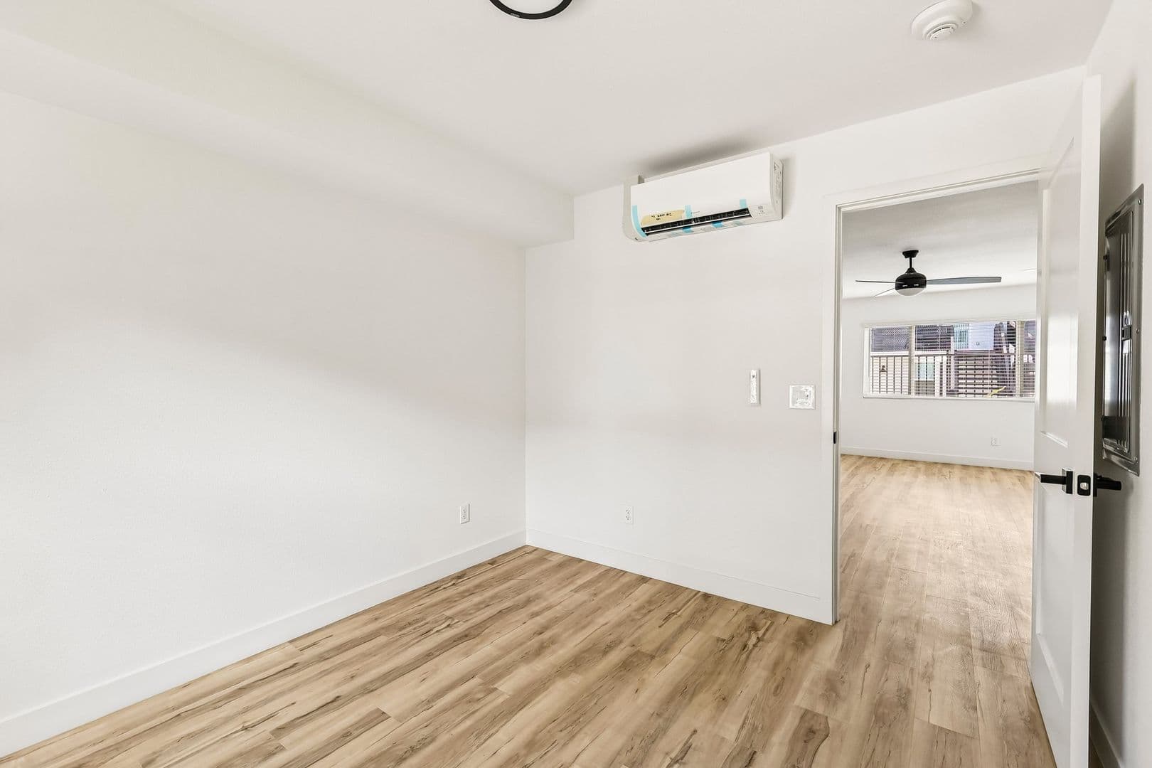 Imperial Beach Apartment: 1031-1033 Imperial Beach Blvd