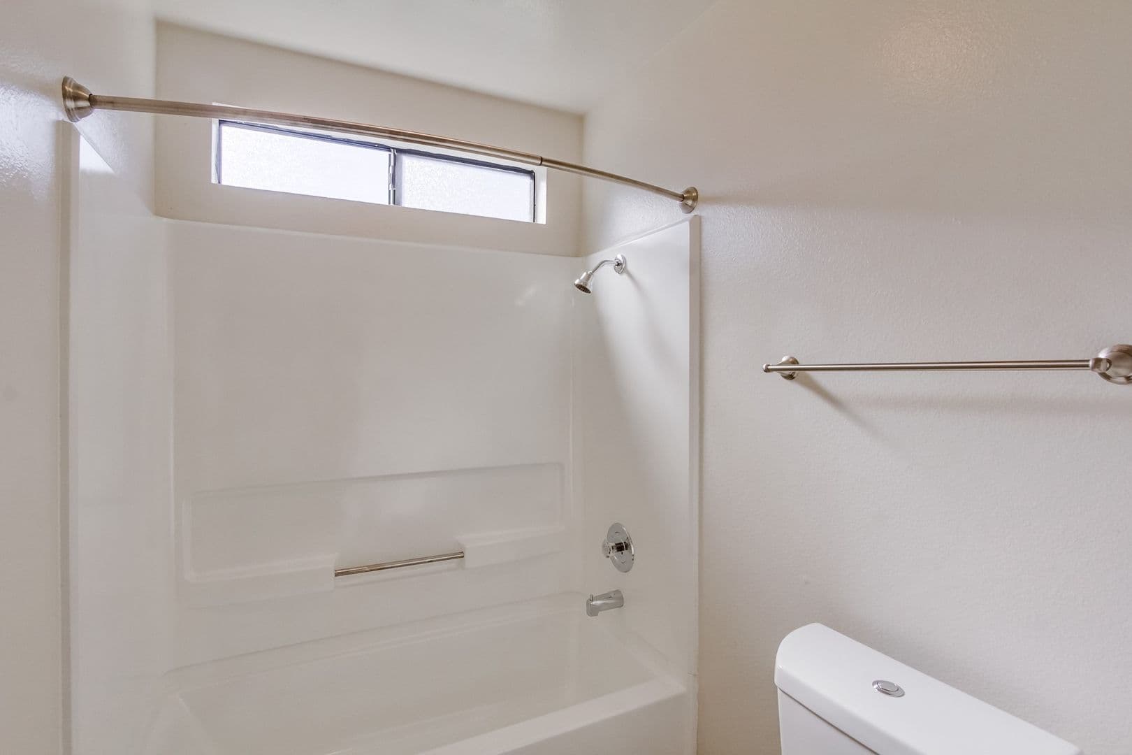 San Diego Apartment: 475-487 S. Meadowbrook Dr