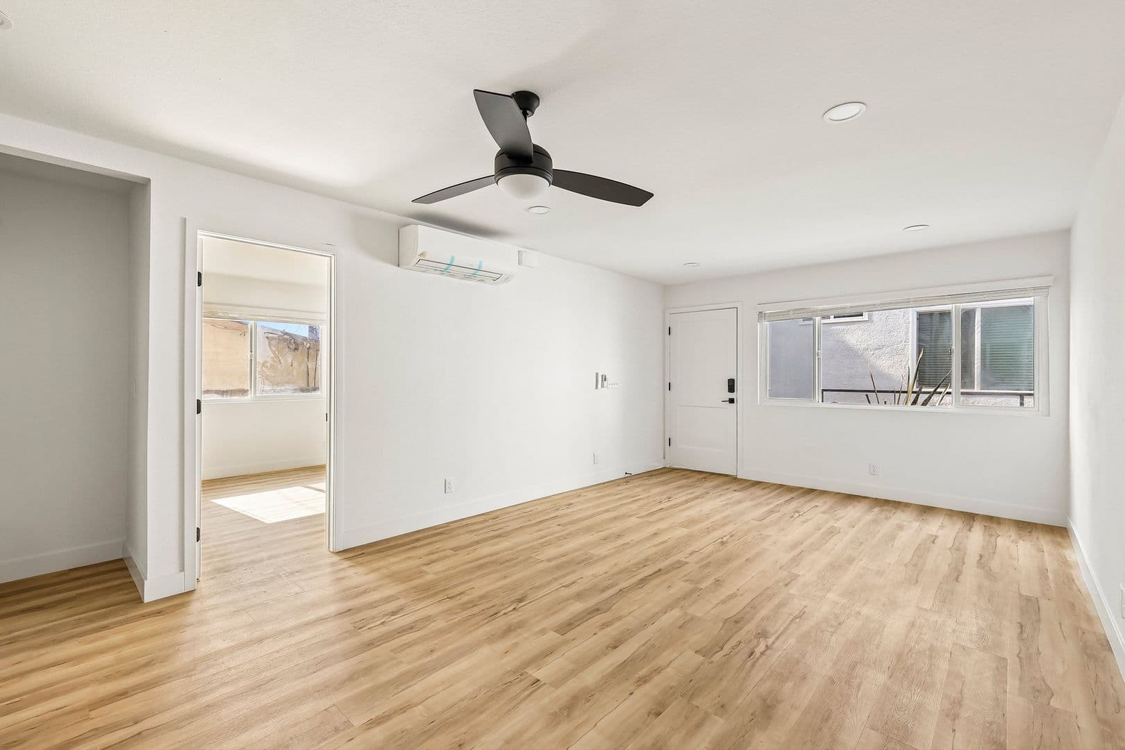 Imperial Beach Apartment: 1031-1033 Imperial Beach Blvd
