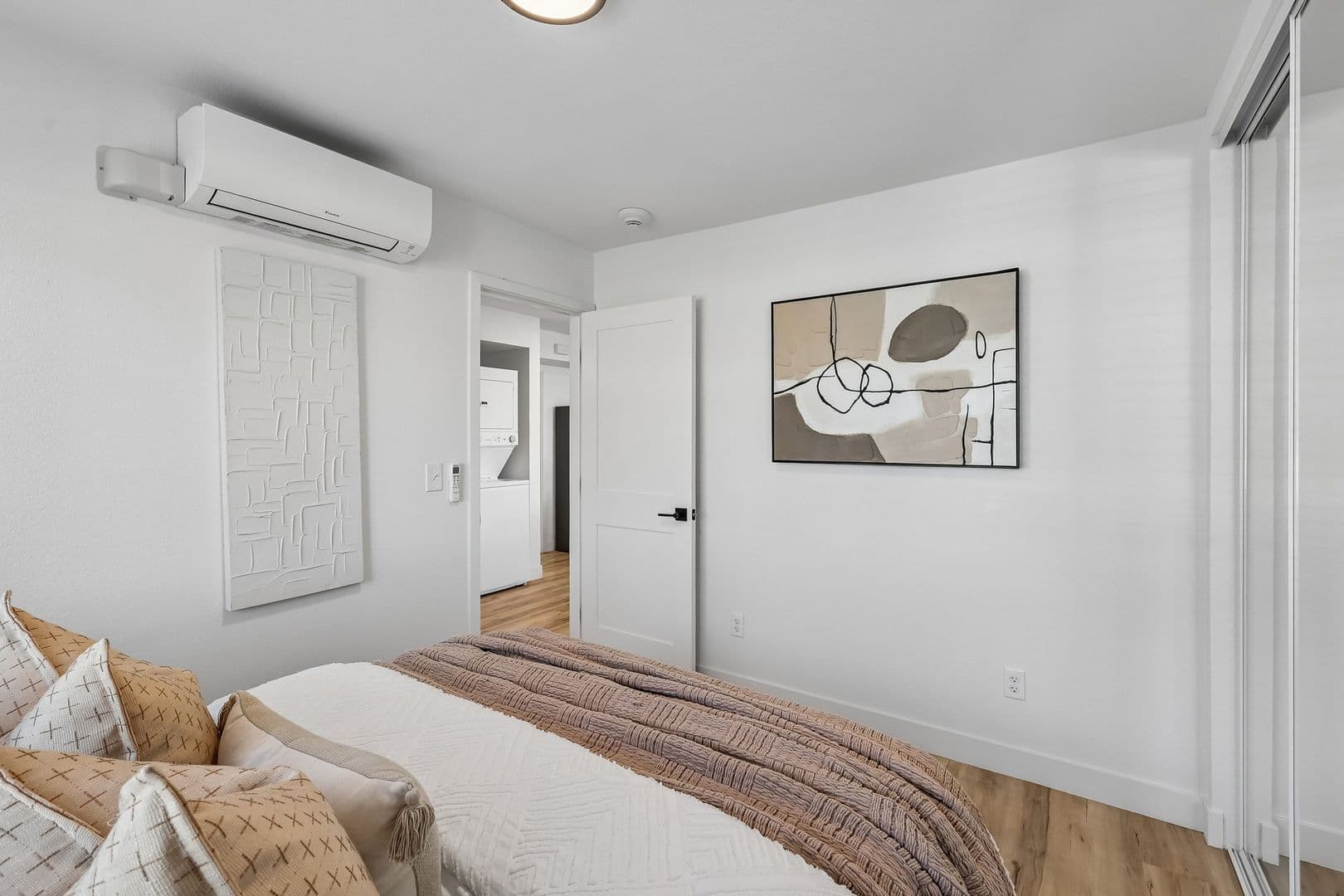 Imperial Beach Apartment: 1031-1033 Imperial Beach Blvd
