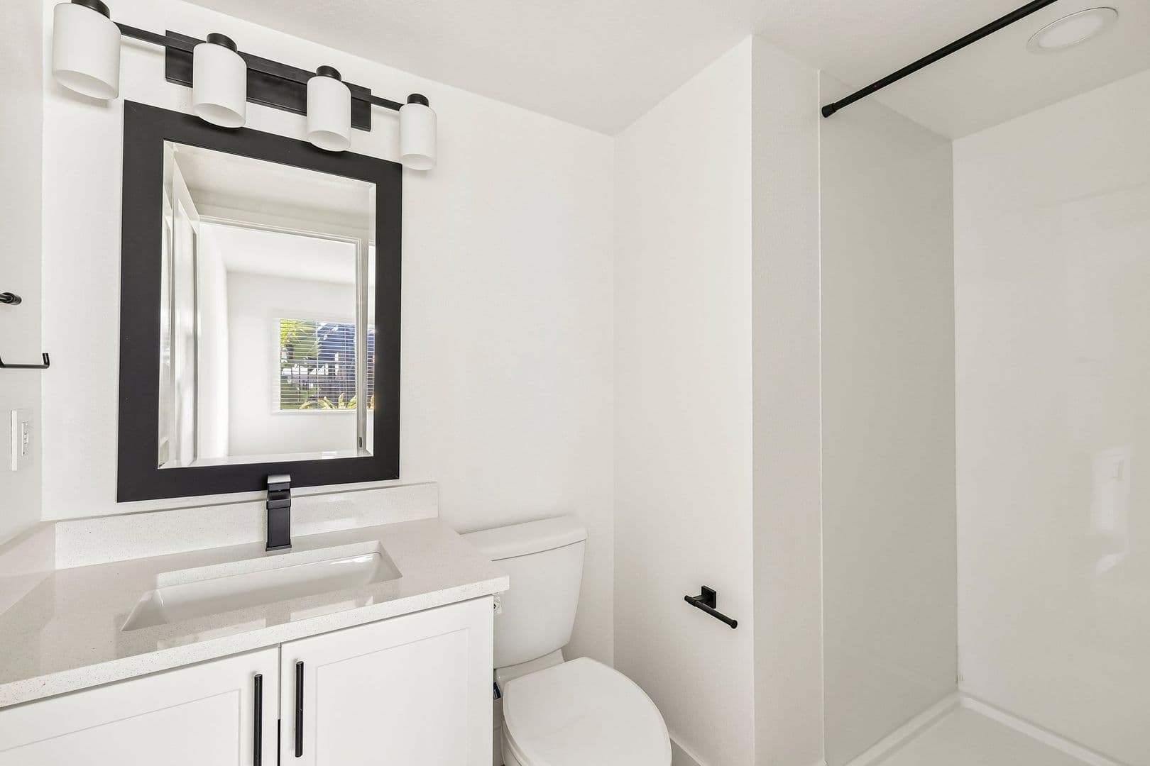 Imperial Beach Apartment: 1031-1033 Imperial Beach Blvd