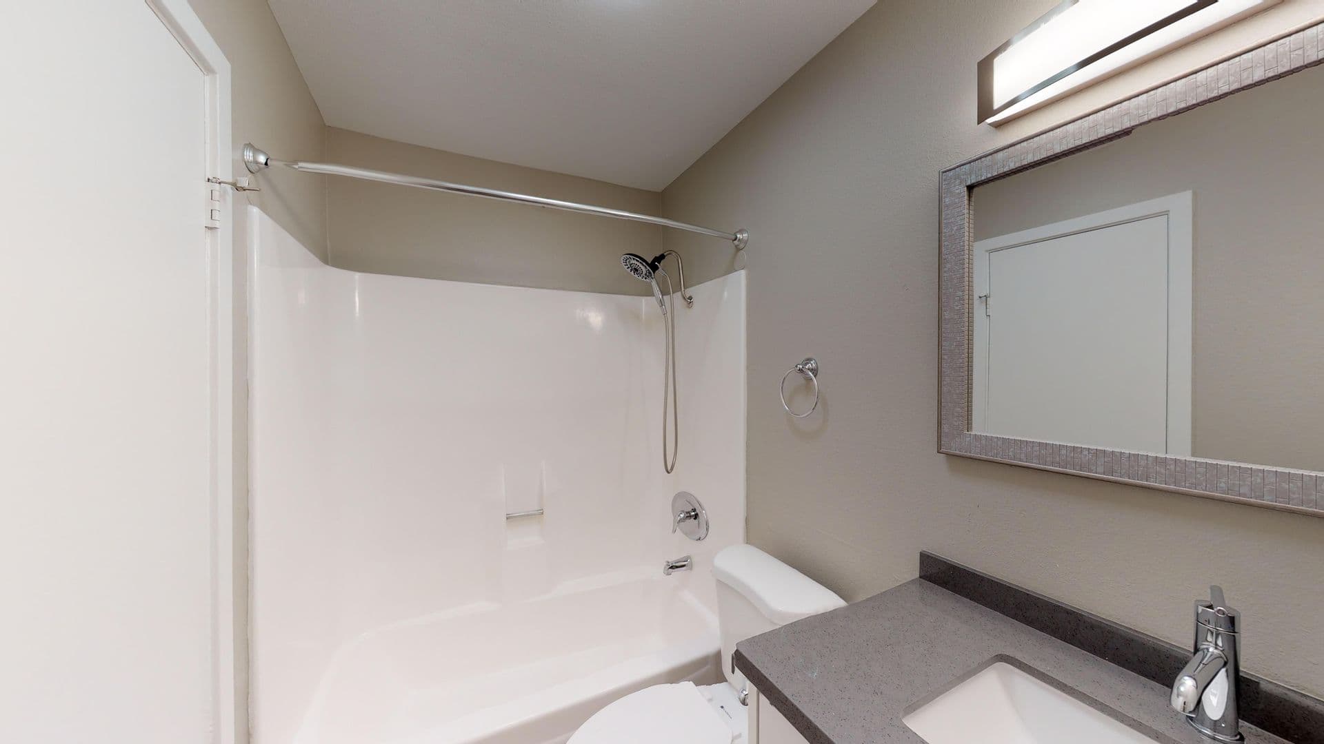 La Mesa Apartment: 7200 Saranac St