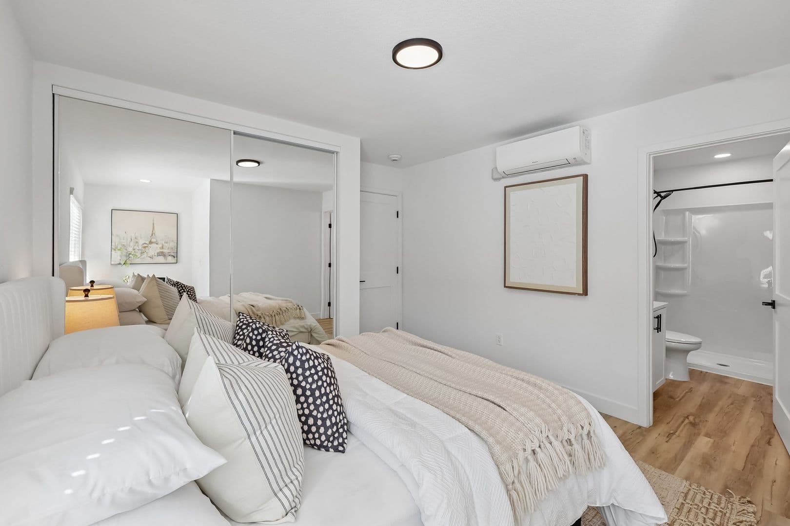 Imperial Beach Apartment: 1031-1033 Imperial Beach Blvd