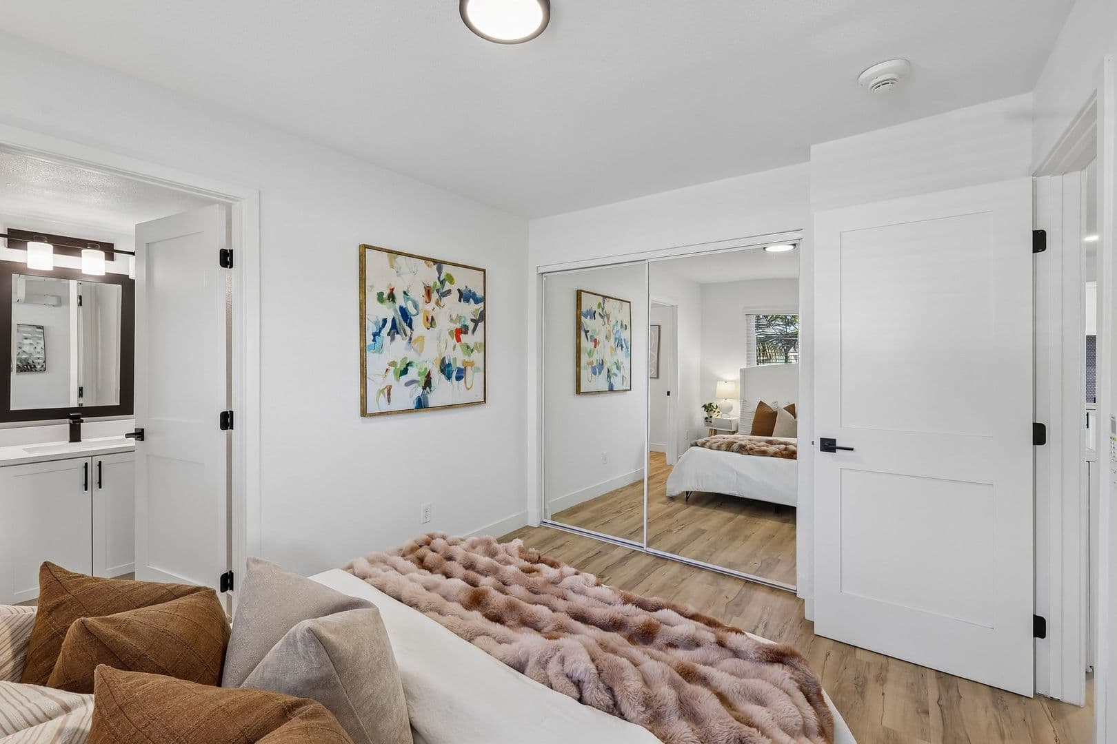 Imperial Beach Apartment: 1031-1033 Imperial Beach Blvd