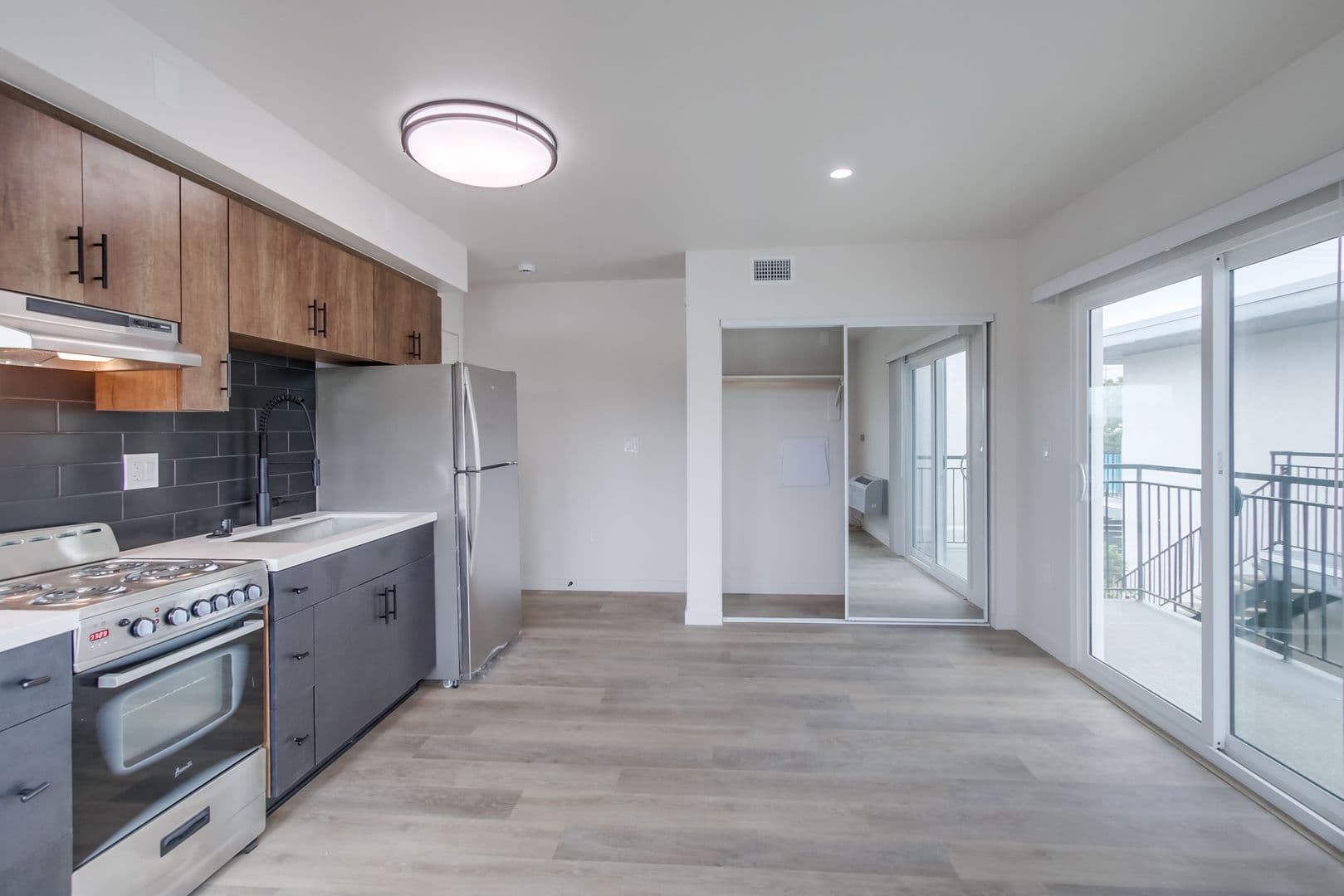 San Diego Apartment: 4820-4880 Clairemont Mesa Blvd