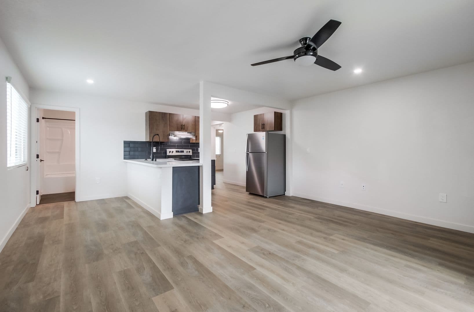 San Diego Apartment: 4820-4880 Clairemont Mesa Blvd