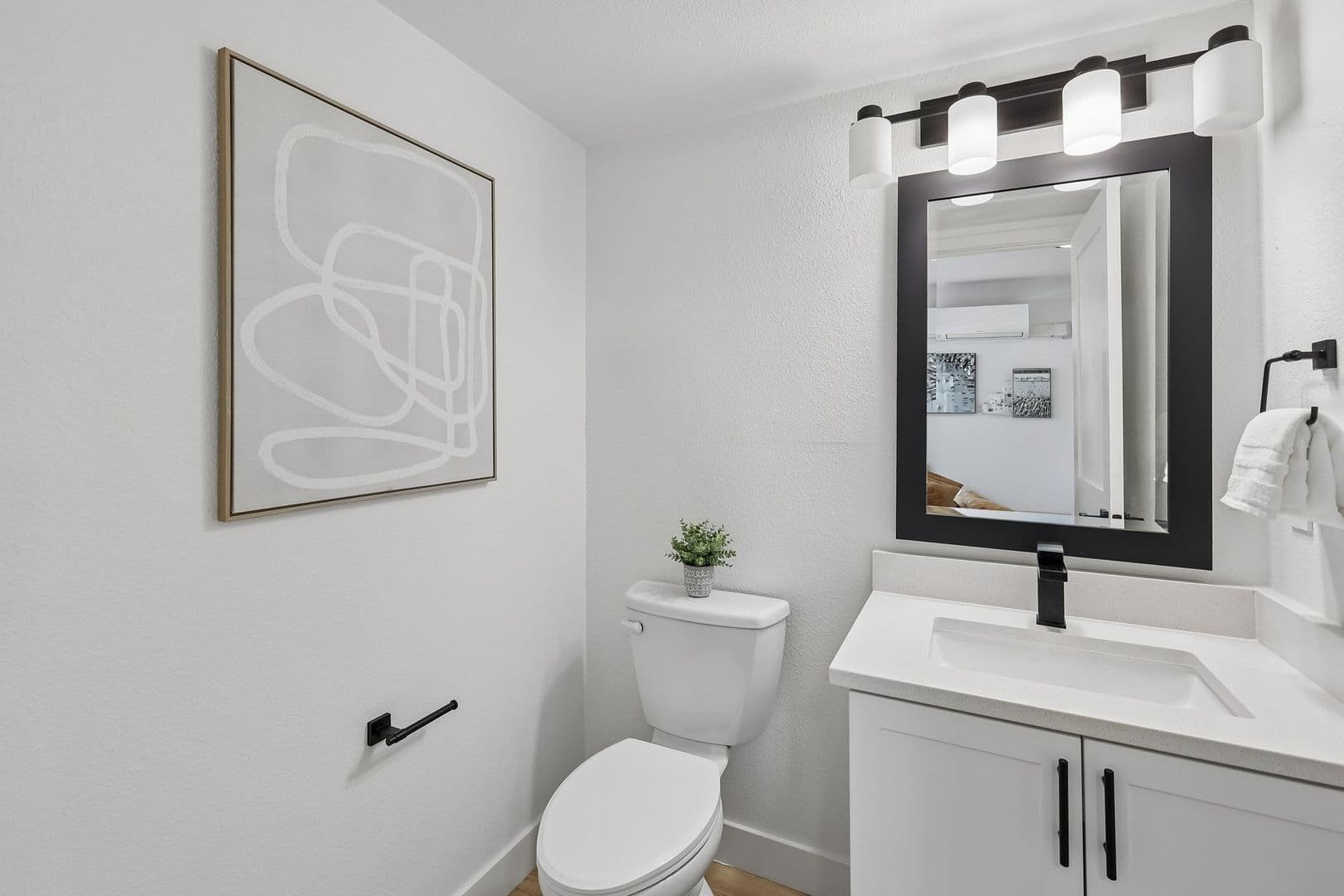 Imperial Beach Apartment: 1031-1033 Imperial Beach Blvd