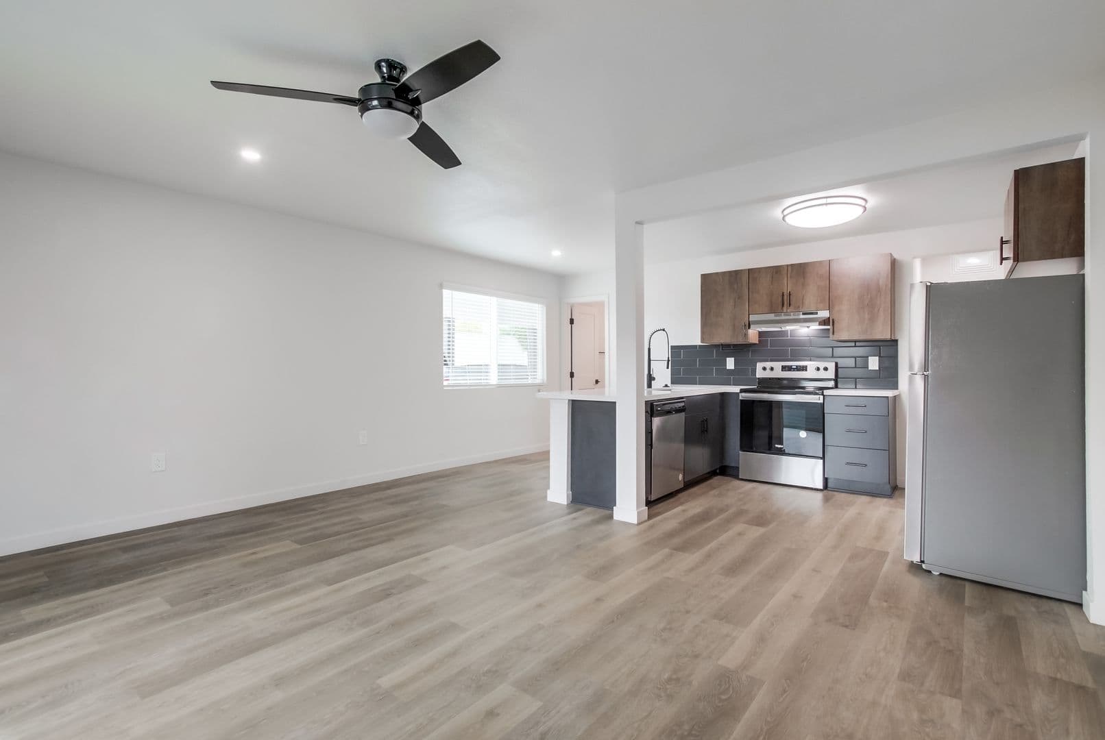 San Diego Apartment: 4820-4880 Clairemont Mesa Blvd