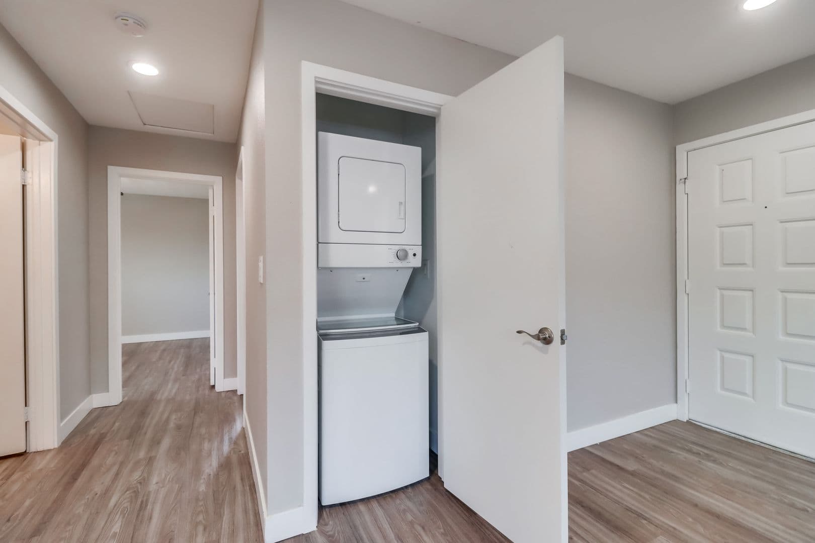 Imperial Beach Apartment: 812 12th St