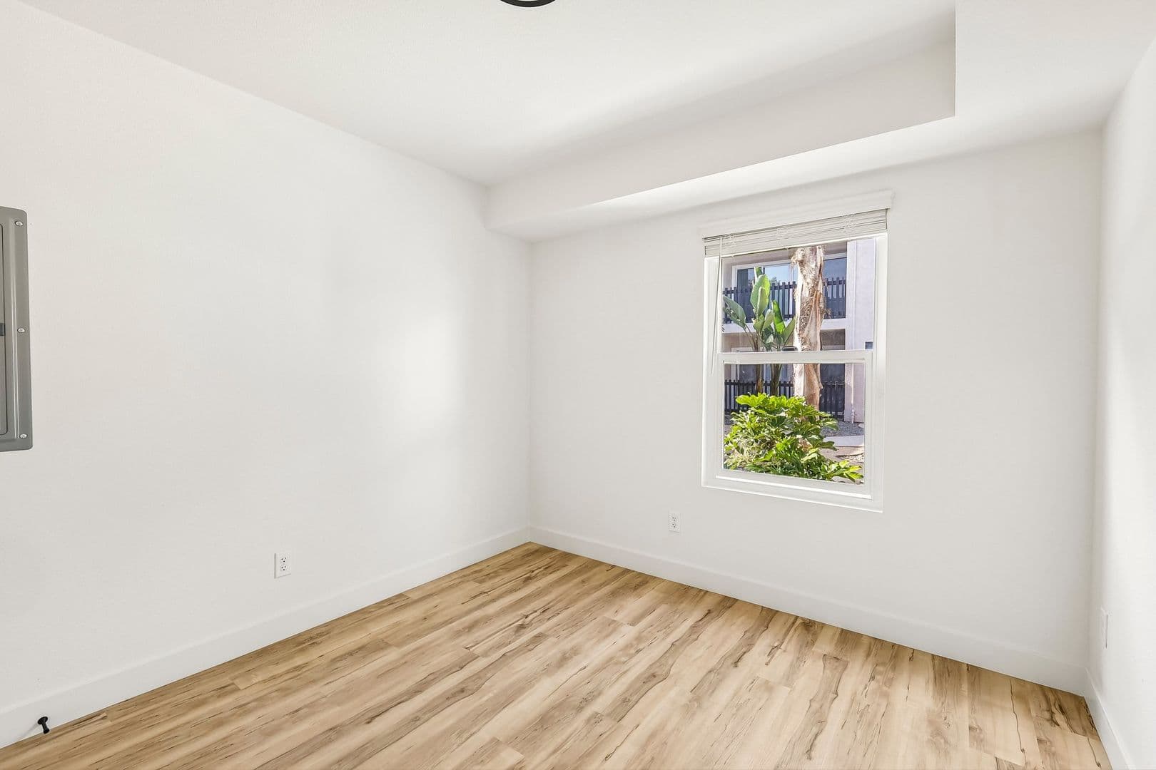 Imperial Beach Apartment: 1031-1033 Imperial Beach Blvd