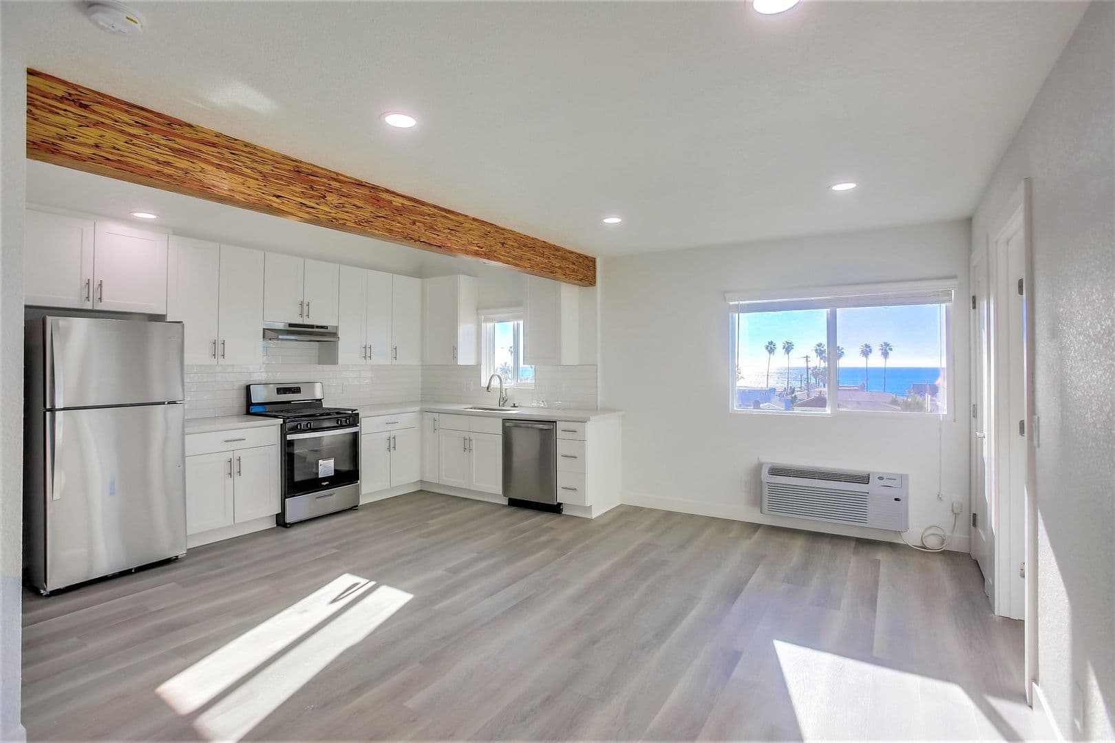 Oceanside Apartment: 1037 South Cleveland Street