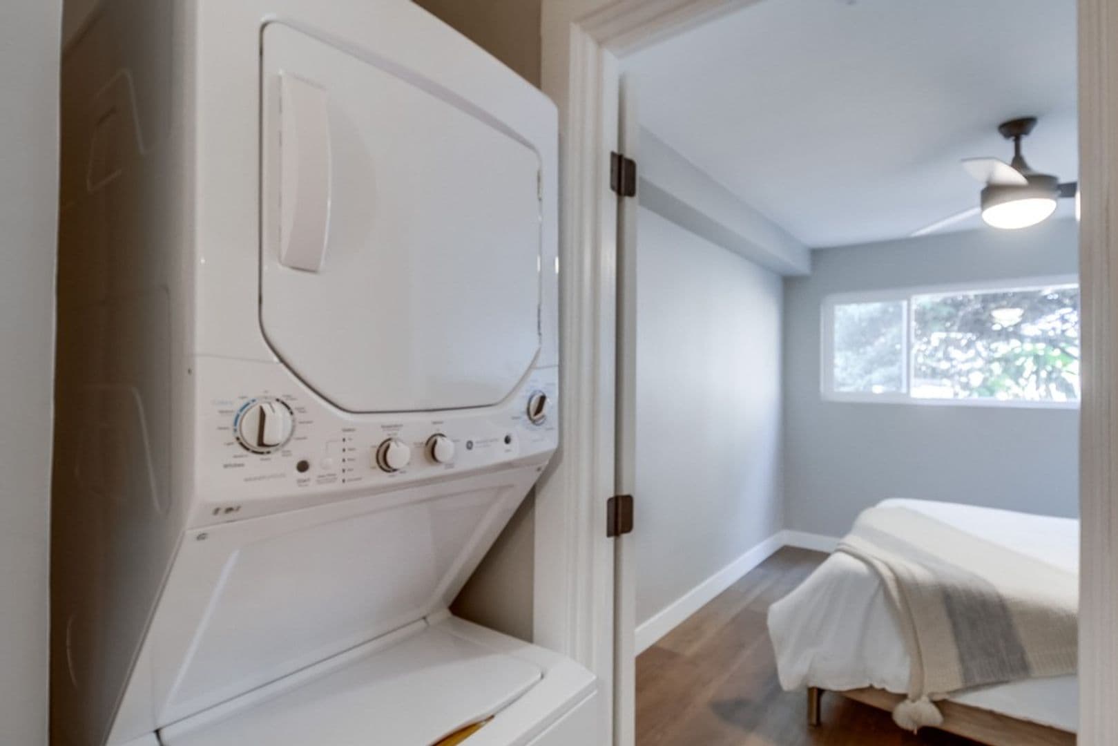 La Mesa Apartment: 4969 Mills Street