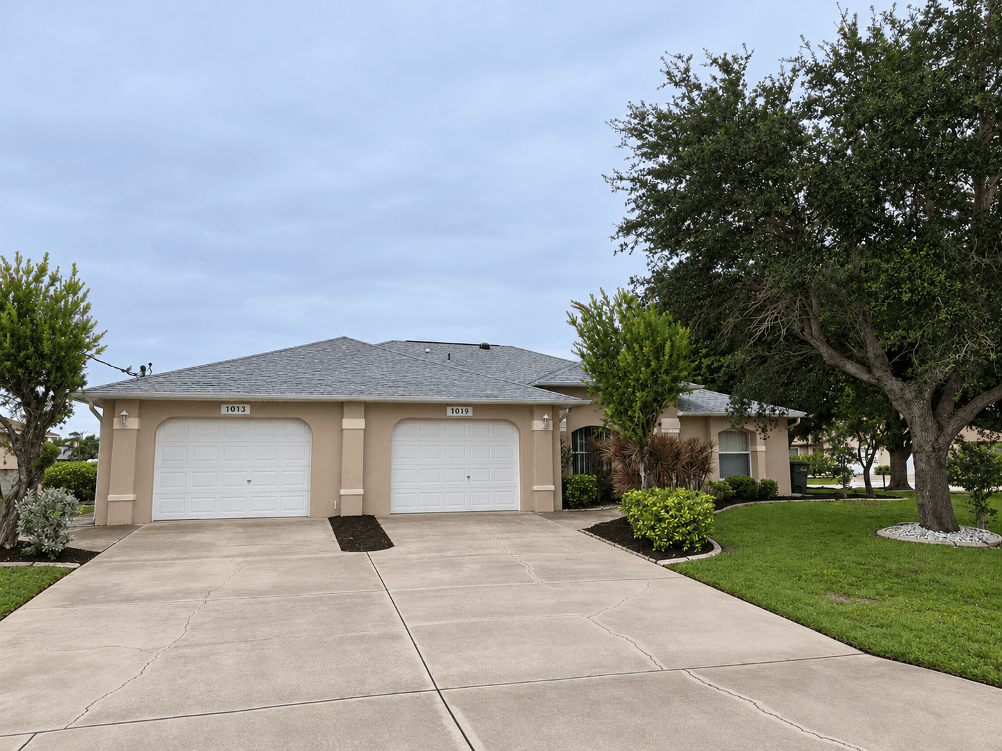 Cape Coral House: 1013 SE 12th Ter