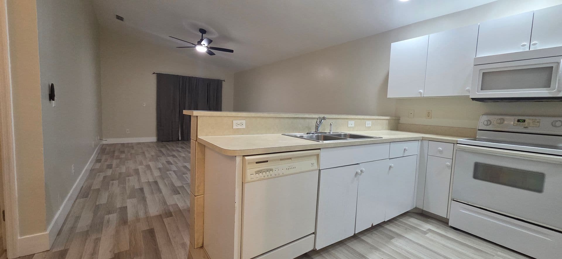 Cape Coral House: 1013 SE 12th Ter