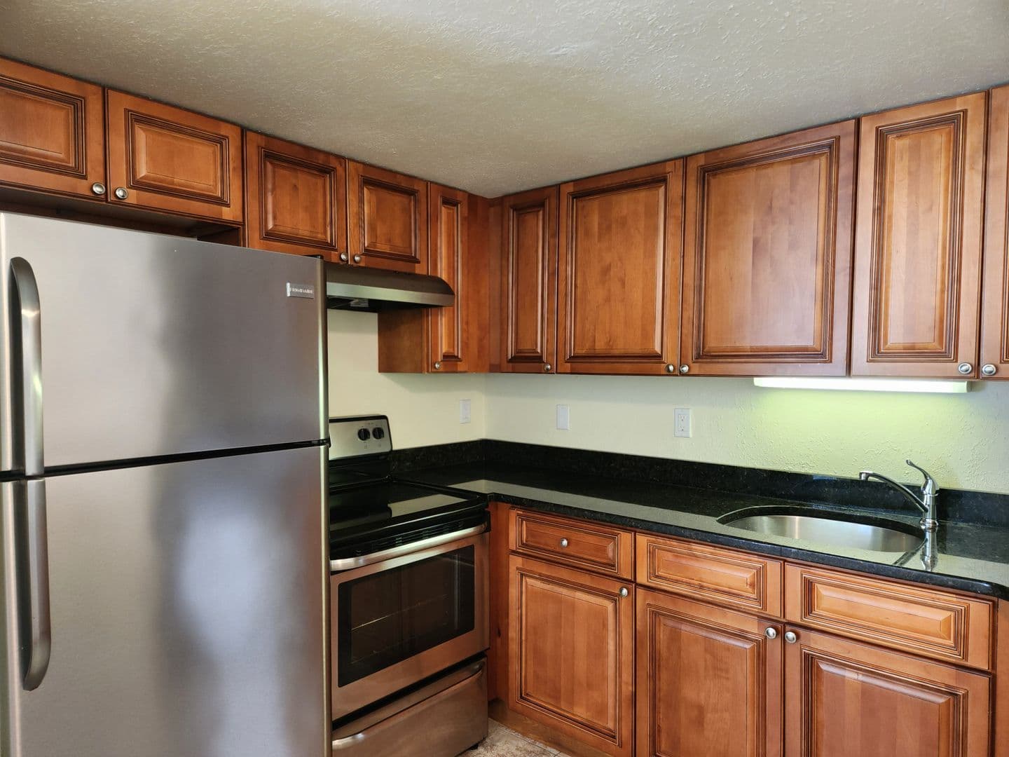 Ft. Myers House: 3155 Royalston Ave #201