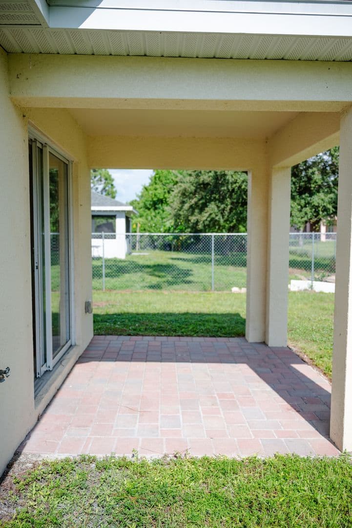 Cape Coral House: 1108 NE 36th Ln