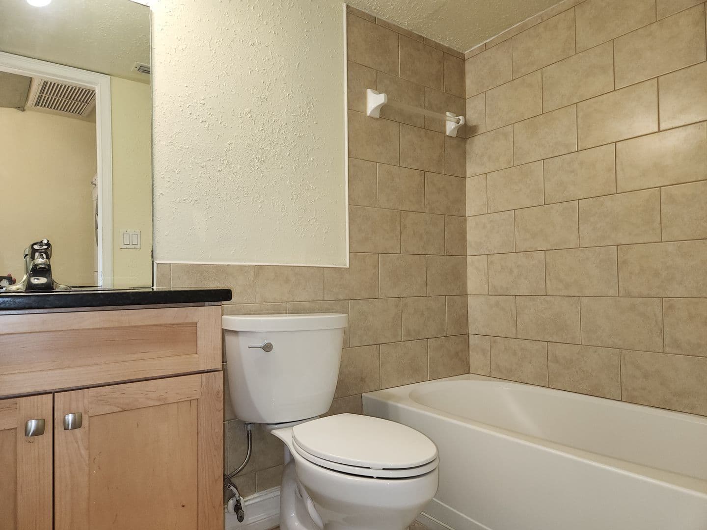 Ft. Myers House: 3175 Royalston Ave #201