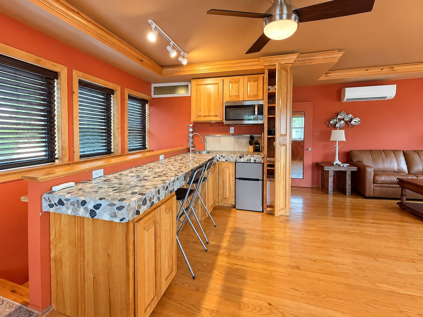 Cape Coral House: 1937 SE 37th St