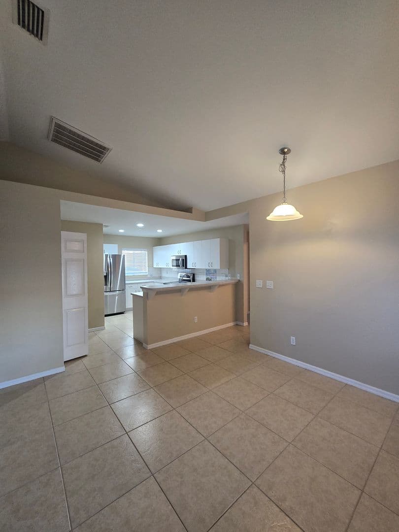 Cape Coral House: 504 Trafalgar Pkwy