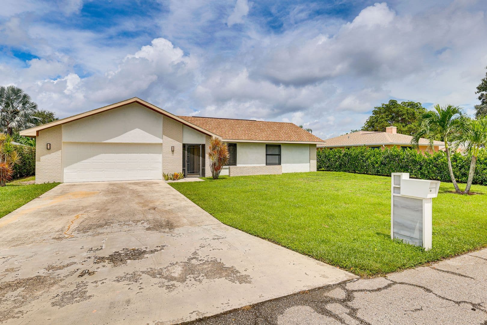 Ft. Myers House: 6030 Perthshire Ln