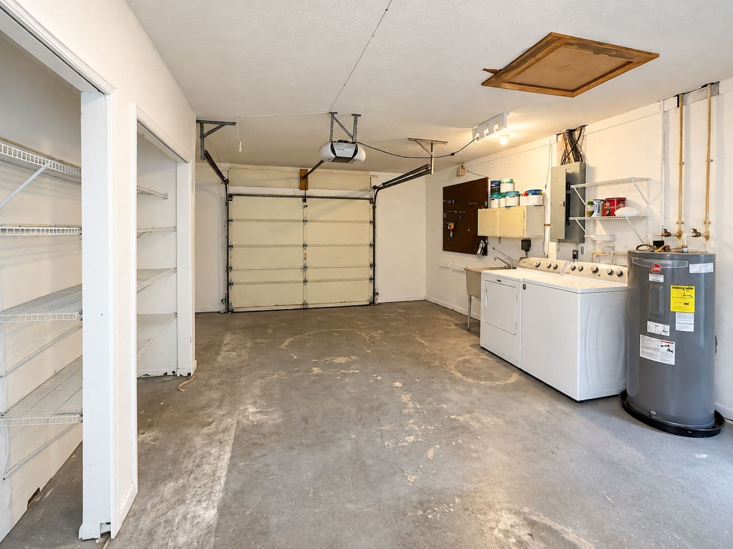 Cape Coral House: 1937 SE 37th St